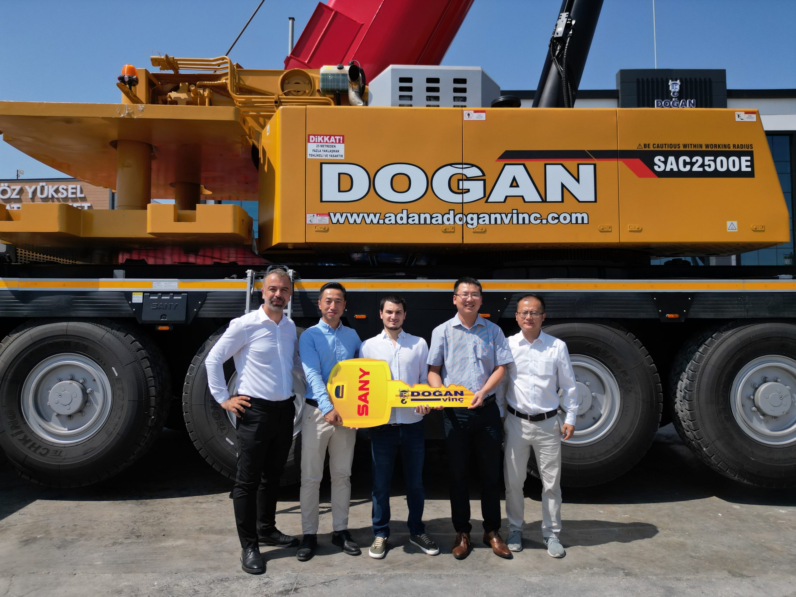 SANY SAC2500E All-terrain Crane Makes Its Debut in Turkey